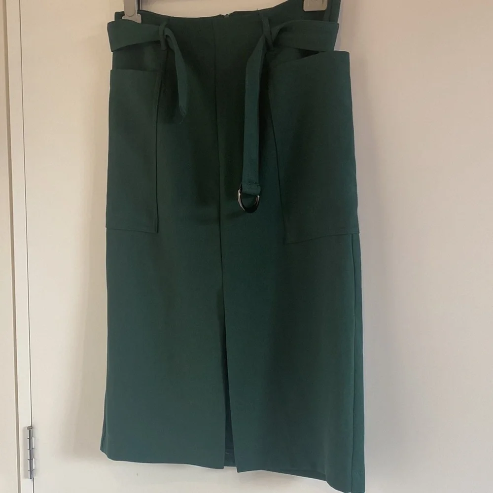 Oscar St size small dark green pencil skirt with mid split & belt detail - Picture 2 of 7